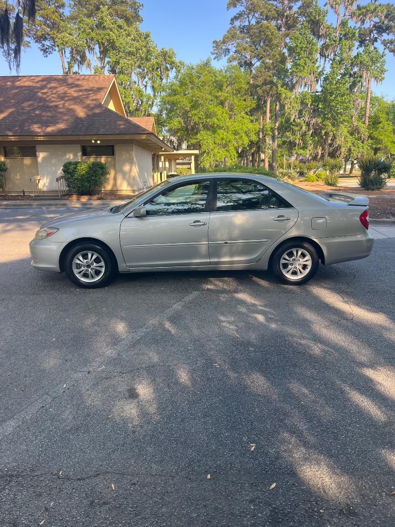 2004 Toyota Camry LE