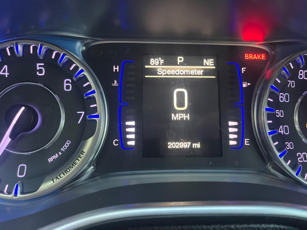 2015 Chrysler 200 Limited - Photo 15