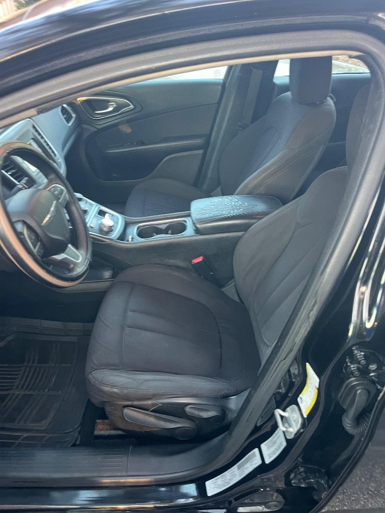 2015 Chrysler 200 Limited - Photo 8