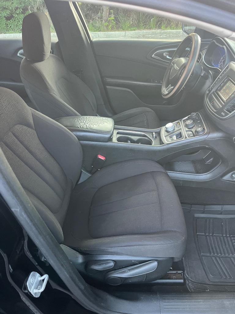 2015 Chrysler 200 Limited - Photo 14